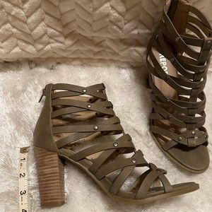 Report Reeta size 9 olive green sandal 4 inch heels. Wore a few times, like new.